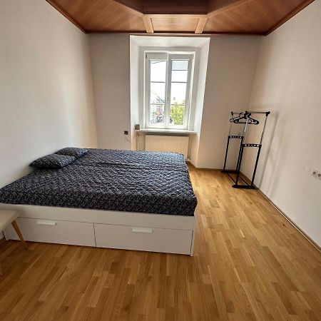 Central Plaza Great Apartment 4 Bedroom 3 Bathroom Bruckneudorf Dış mekan fotoğraf