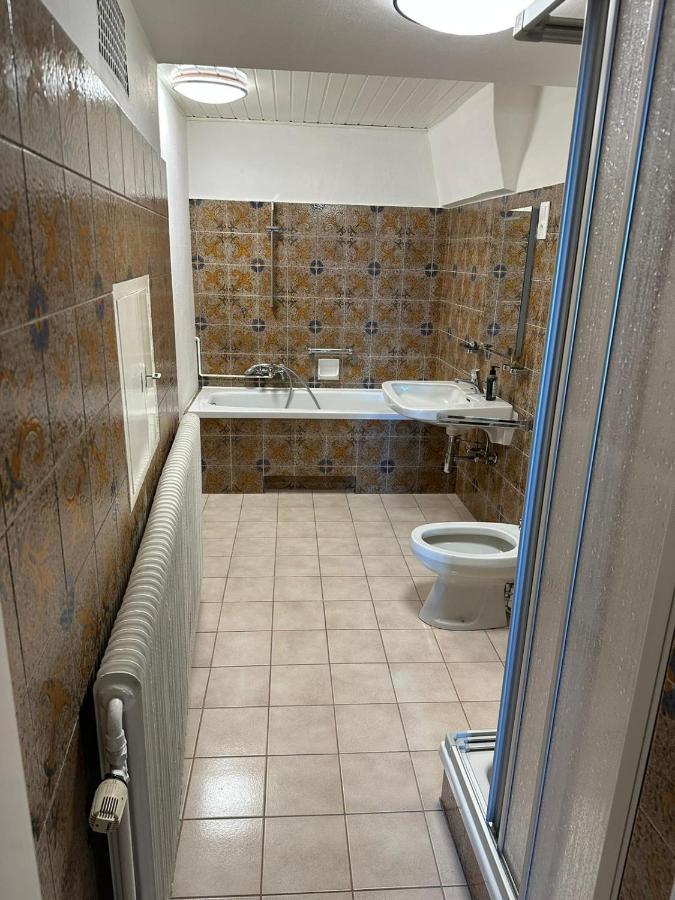 Central Plaza Great Apartment 4 Bedroom 3 Bathroom Bruckneudorf Dış mekan fotoğraf