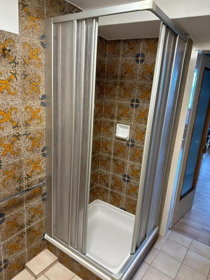Central Plaza Great Apartment 4 Bedroom 3 Bathroom Bruckneudorf Dış mekan fotoğraf