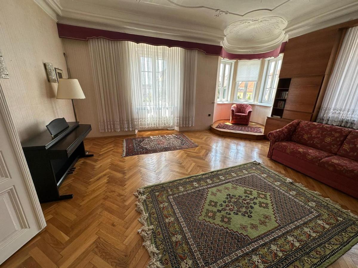 Central Plaza Great Apartment 4 Bedroom 3 Bathroom Bruckneudorf Dış mekan fotoğraf